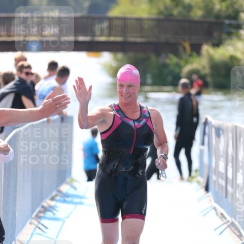 25.08.2024 - Elbe Triathlon Hamburg H.Heesch http://msf.ph/oto/6845367 25.08.2024 14:43:50 Schwimmen  meine-sportfotos.de