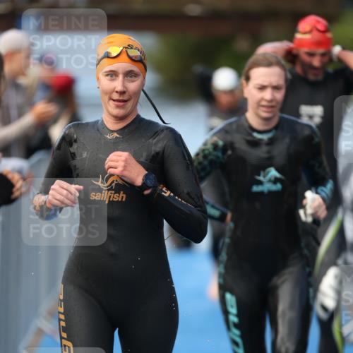 25.08.2024 - Elbe Triathlon Hamburg H.Heesch http://msf.ph/oto/6845370 25.08.2024 08:47:37 Schwimmen 119, 122, 130, 136, 137, 144, 165, 181, 185, 193, 194 meine-sportfotos.de