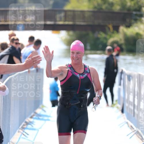 25.08.2024 - Elbe Triathlon Hamburg H.Heesch http://msf.ph/oto/6845373 25.08.2024 14:43:50 Schwimmen  meine-sportfotos.de