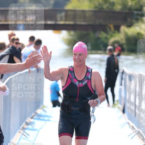 25.08.2024 - Elbe Triathlon Hamburg H.Heesch http://msf.ph/oto/6845383 25.08.2024 14:43:50 Schwimmen  meine-sportfotos.de