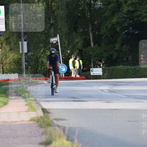 25.08.2024 - Elbe Triathlon Hamburg Fuchs,  Jonas http://msf.ph/oto/6845405 25.08.2024 09:48:02 Radfahren 350, 125, 182, 423, 523 meine-sportfotos.de