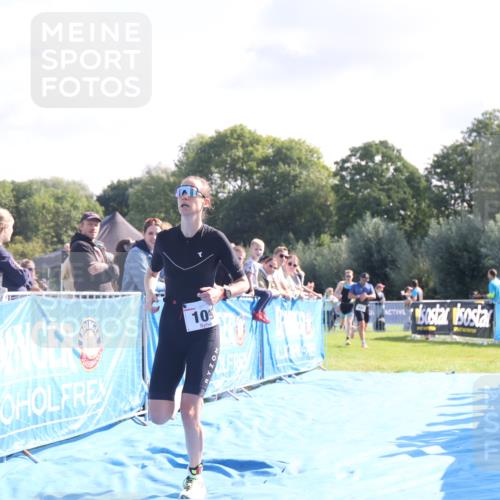 25.08.2024 - Elbe Triathlon Hamburg H.Heesch http://msf.ph/oto/6845406 25.08.2024 10:37:20 Ziel 109, 190, 229 meine-sportfotos.de