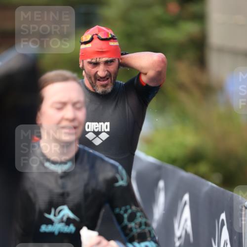 25.08.2024 - Elbe Triathlon Hamburg H.Heesch http://msf.ph/oto/6845408 25.08.2024 08:47:39 Schwimmen 119, 122, 130, 136, 137, 144, 165, 181, 185, 194 meine-sportfotos.de