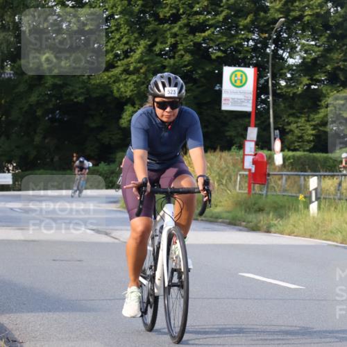 25.08.2024 - Elbe Triathlon Hamburg Fuchs,  Jonas http://msf.ph/oto/6845411 25.08.2024 09:48:06 Radfahren 182, 423, 523, 440, 500, 204 meine-sportfotos.de