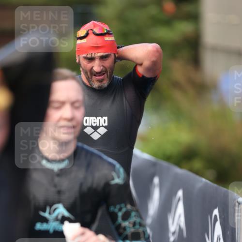 25.08.2024 - Elbe Triathlon Hamburg H.Heesch http://msf.ph/oto/6845414 25.08.2024 08:47:39 Schwimmen 119, 122, 130, 136, 137, 144, 165, 181, 185, 194 meine-sportfotos.de