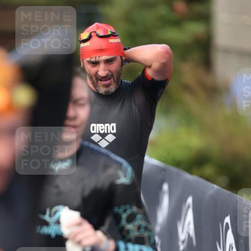 25.08.2024 - Elbe Triathlon Hamburg H.Heesch http://msf.ph/oto/6845419 25.08.2024 08:47:39 Schwimmen 119, 122, 130, 136, 137, 144, 165, 181, 185, 194 meine-sportfotos.de