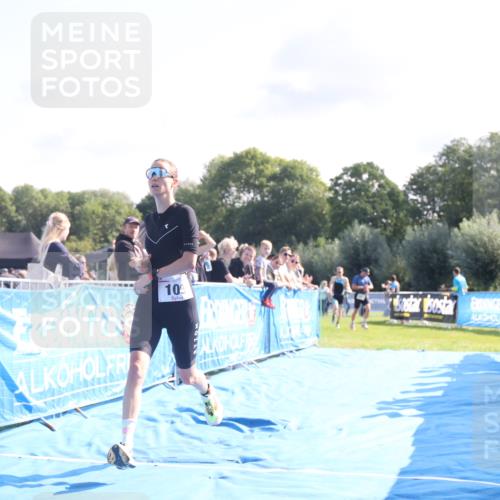 25.08.2024 - Elbe Triathlon Hamburg H.Heesch http://msf.ph/oto/6845422 25.08.2024 10:37:20 Ziel 109, 190, 229 meine-sportfotos.de