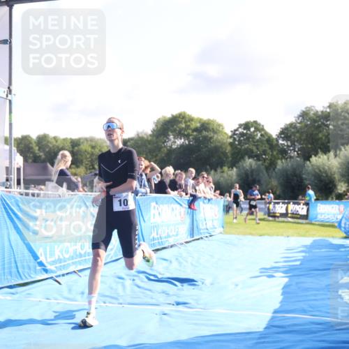 25.08.2024 - Elbe Triathlon Hamburg H.Heesch http://msf.ph/oto/6845428 25.08.2024 10:37:20 Ziel 109, 190, 229 meine-sportfotos.de