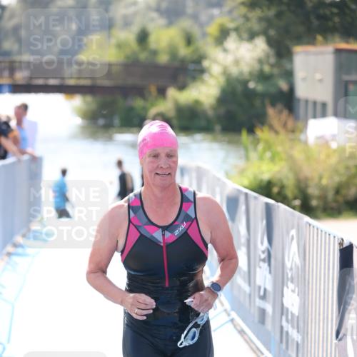 25.08.2024 - Elbe Triathlon Hamburg H.Heesch http://msf.ph/oto/6845436 25.08.2024 14:43:52 Schwimmen  meine-sportfotos.de