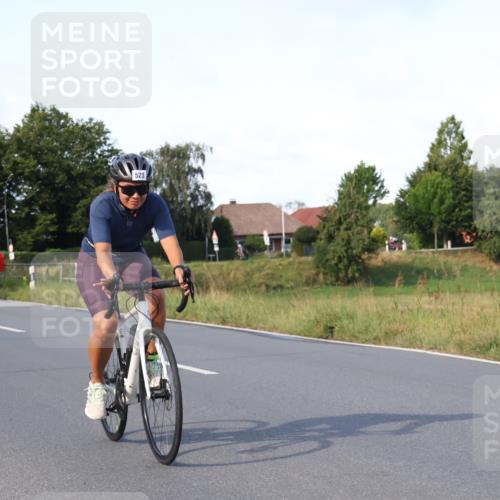 25.08.2024 - Elbe Triathlon Hamburg Fuchs,  Jonas http://msf.ph/oto/6845443 25.08.2024 09:48:07 Radfahren 523, 440, 500, 204, 397 meine-sportfotos.de