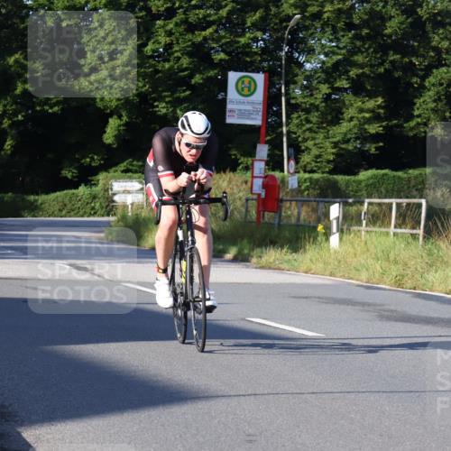 25.08.2024 - Elbe Triathlon Hamburg Fuchs,  Jonas http://msf.ph/oto/6845445 25.08.2024 09:06:38 Radfahren 40, 62, 172 meine-sportfotos.de