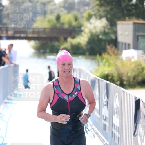 25.08.2024 - Elbe Triathlon Hamburg H.Heesch http://msf.ph/oto/6845450 25.08.2024 14:43:52 Schwimmen  meine-sportfotos.de