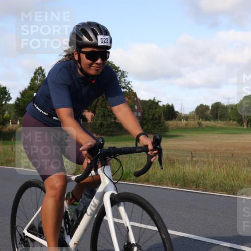 25.08.2024 - Elbe Triathlon Hamburg Fuchs,  Jonas http://msf.ph/oto/6845458 25.08.2024 09:48:07 Radfahren 523, 440, 500, 204, 397 meine-sportfotos.de
