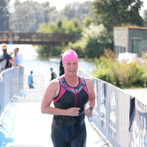 25.08.2024 - Elbe Triathlon Hamburg H.Heesch http://msf.ph/oto/6845466 25.08.2024 14:43:52 Schwimmen  meine-sportfotos.de