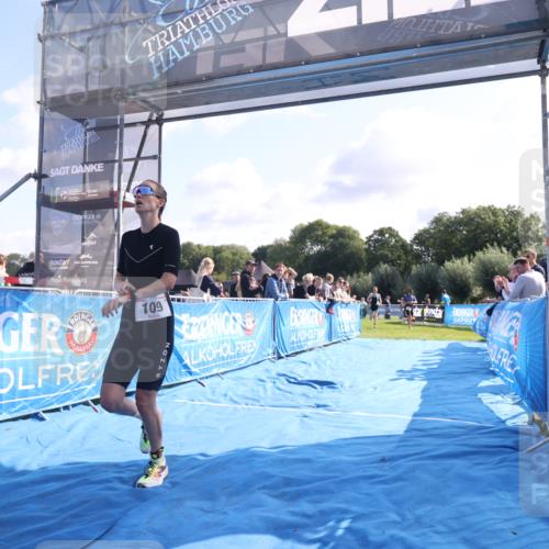 25.08.2024 - Elbe Triathlon Hamburg H.Heesch http://msf.ph/oto/6845478 25.08.2024 10:37:20 Ziel 109, 190, 229 meine-sportfotos.de