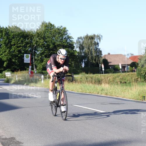 25.08.2024 - Elbe Triathlon Hamburg Fuchs,  Jonas http://msf.ph/oto/6845480 25.08.2024 09:06:38 Radfahren 40, 62, 172 meine-sportfotos.de