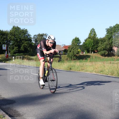 25.08.2024 - Elbe Triathlon Hamburg Fuchs,  Jonas http://msf.ph/oto/6845492 25.08.2024 09:06:39 Radfahren 40, 62, 172 meine-sportfotos.de