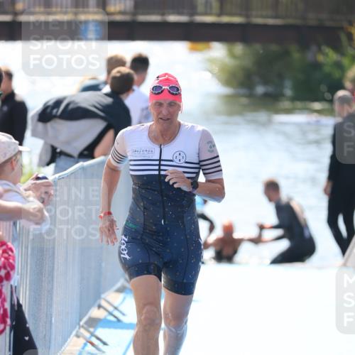 25.08.2024 - Elbe Triathlon Hamburg H.Heesch http://msf.ph/oto/6845494 25.08.2024 14:44:09 Schwimmen  meine-sportfotos.de