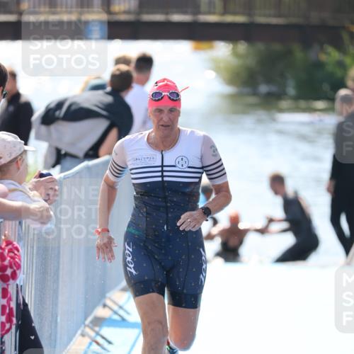 25.08.2024 - Elbe Triathlon Hamburg H.Heesch http://msf.ph/oto/6845504 25.08.2024 14:44:09 Schwimmen  meine-sportfotos.de