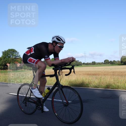 25.08.2024 - Elbe Triathlon Hamburg Fuchs,  Jonas http://msf.ph/oto/6845505 25.08.2024 09:06:39 Radfahren 40, 62, 172 meine-sportfotos.de