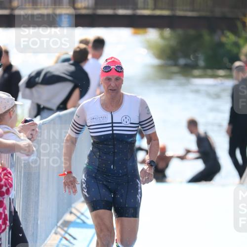 25.08.2024 - Elbe Triathlon Hamburg H.Heesch http://msf.ph/oto/6845508 25.08.2024 14:44:09 Schwimmen  meine-sportfotos.de