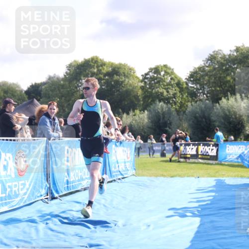 25.08.2024 - Elbe Triathlon Hamburg H.Heesch http://msf.ph/oto/6845527 25.08.2024 10:37:25 Ziel 109, 190, 229 meine-sportfotos.de