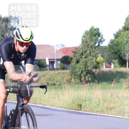 25.08.2024 - Elbe Triathlon Hamburg Fuchs,  Jonas http://msf.ph/oto/6845538 25.08.2024 09:06:51 Radfahren 80, 243, 79 meine-sportfotos.de