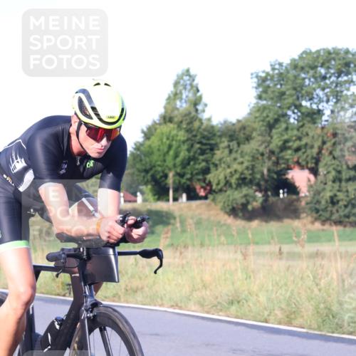 25.08.2024 - Elbe Triathlon Hamburg Fuchs,  Jonas http://msf.ph/oto/6845546 25.08.2024 09:06:51 Radfahren 80, 243, 79 meine-sportfotos.de