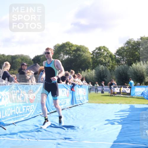 25.08.2024 - Elbe Triathlon Hamburg H.Heesch http://msf.ph/oto/6845548 25.08.2024 10:37:25 Ziel 109, 190, 229 meine-sportfotos.de