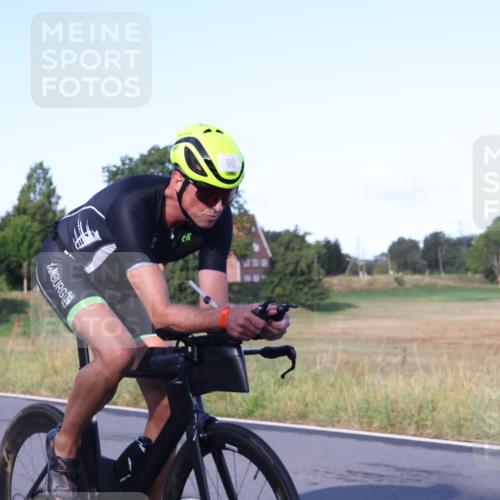 25.08.2024 - Elbe Triathlon Hamburg Fuchs,  Jonas http://msf.ph/oto/6845555 25.08.2024 09:06:51 Radfahren 80, 243, 79 meine-sportfotos.de