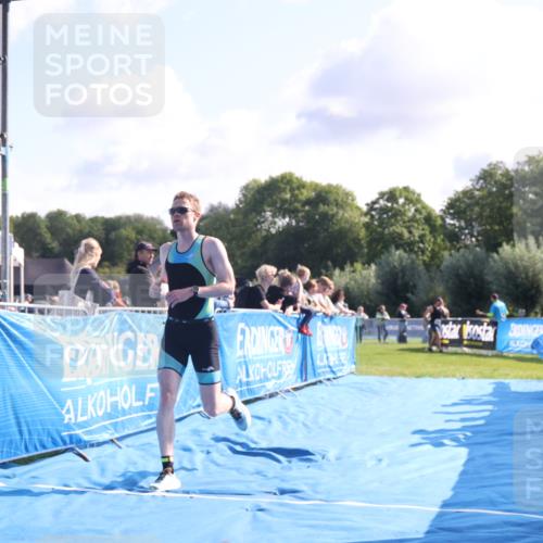 25.08.2024 - Elbe Triathlon Hamburg H.Heesch http://msf.ph/oto/6845563 25.08.2024 10:37:25 Ziel 109, 190, 229 meine-sportfotos.de