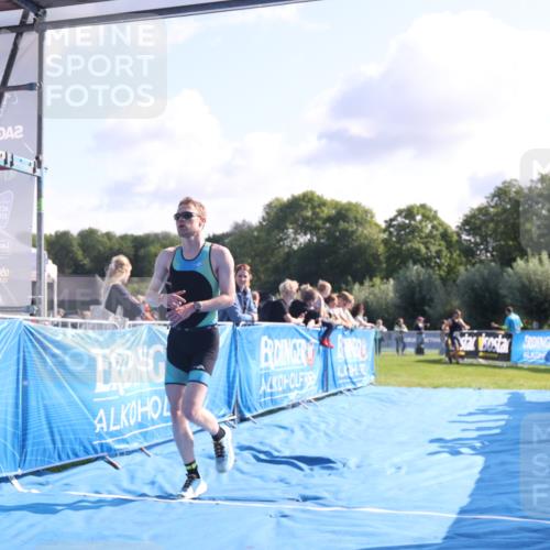 25.08.2024 - Elbe Triathlon Hamburg H.Heesch http://msf.ph/oto/6845574 25.08.2024 10:37:25 Ziel 109, 190, 229 meine-sportfotos.de