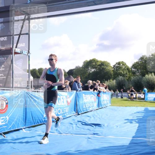 25.08.2024 - Elbe Triathlon Hamburg H.Heesch http://msf.ph/oto/6845598 25.08.2024 10:37:25 Ziel 109, 190, 229 meine-sportfotos.de