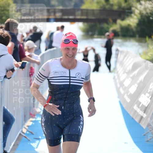 25.08.2024 - Elbe Triathlon Hamburg H.Heesch http://msf.ph/oto/6845608 25.08.2024 14:44:12 Schwimmen  meine-sportfotos.de