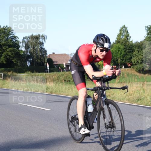 25.08.2024 - Elbe Triathlon Hamburg Fuchs,  Jonas http://msf.ph/oto/6845610 25.08.2024 09:06:57 Radfahren 243, 79, 262 meine-sportfotos.de
