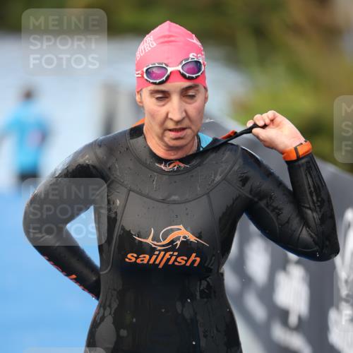 25.08.2024 - Elbe Triathlon Hamburg H.Heesch http://msf.ph/oto/6845613 25.08.2024 08:47:50 Schwimmen 119, 130, 136, 137, 144, 181, 185 meine-sportfotos.de