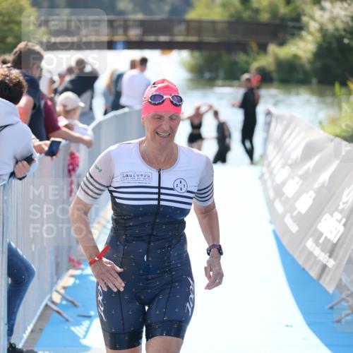 25.08.2024 - Elbe Triathlon Hamburg H.Heesch http://msf.ph/oto/6845614 25.08.2024 14:44:12 Schwimmen  meine-sportfotos.de