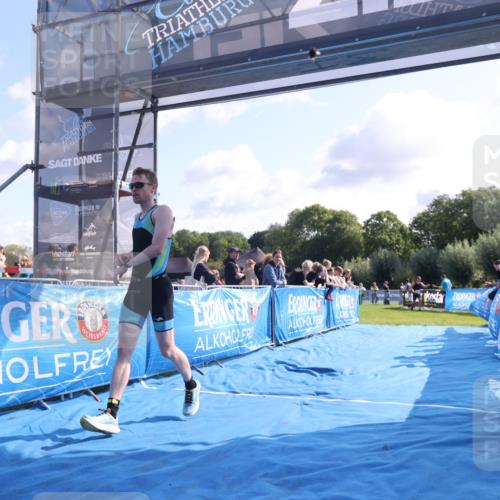25.08.2024 - Elbe Triathlon Hamburg H.Heesch http://msf.ph/oto/6845633 25.08.2024 10:37:26 Ziel 109, 190, 229 meine-sportfotos.de