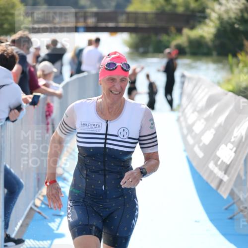 25.08.2024 - Elbe Triathlon Hamburg H.Heesch http://msf.ph/oto/6845637 25.08.2024 14:44:12 Schwimmen  meine-sportfotos.de