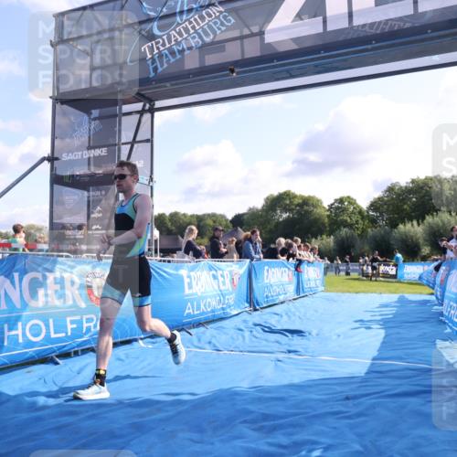 25.08.2024 - Elbe Triathlon Hamburg H.Heesch http://msf.ph/oto/6845638 25.08.2024 10:37:26 Ziel 109, 190, 229 meine-sportfotos.de