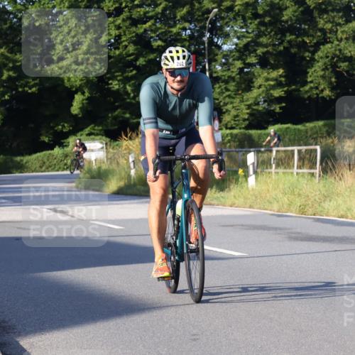 25.08.2024 - Elbe Triathlon Hamburg Fuchs,  Jonas http://msf.ph/oto/6845639 25.08.2024 09:07:01 Radfahren 243, 79, 262, 313 meine-sportfotos.de