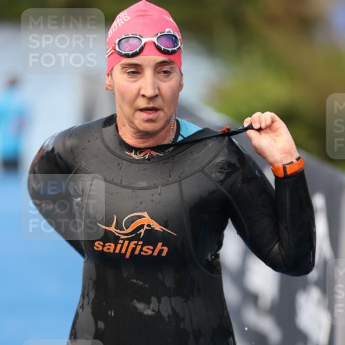 25.08.2024 - Elbe Triathlon Hamburg H.Heesch http://msf.ph/oto/6845641 25.08.2024 08:47:50 Schwimmen 119, 130, 136, 137, 144, 181, 185 meine-sportfotos.de