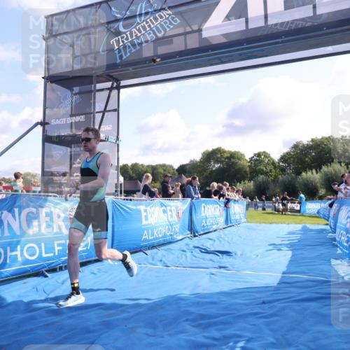 25.08.2024 - Elbe Triathlon Hamburg H.Heesch http://msf.ph/oto/6845642 25.08.2024 10:37:26 Ziel 109, 190, 229 meine-sportfotos.de