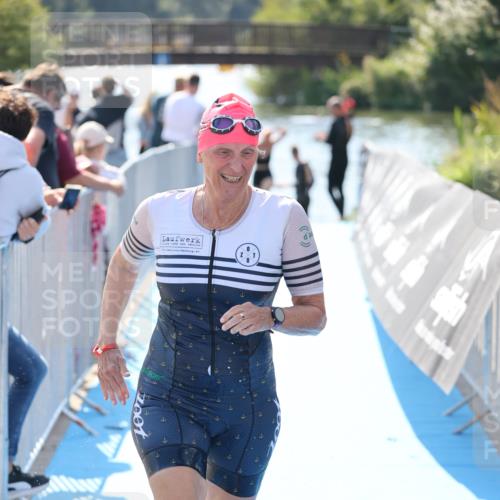 25.08.2024 - Elbe Triathlon Hamburg H.Heesch http://msf.ph/oto/6845644 25.08.2024 14:44:12 Schwimmen  meine-sportfotos.de