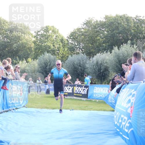 25.08.2024 - Elbe Triathlon Hamburg H.Heesch http://msf.ph/oto/6845648 25.08.2024 10:37:54 Ziel 167 meine-sportfotos.de