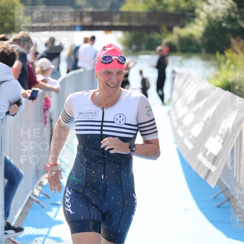 25.08.2024 - Elbe Triathlon Hamburg H.Heesch http://msf.ph/oto/6845650 25.08.2024 14:44:12 Schwimmen  meine-sportfotos.de