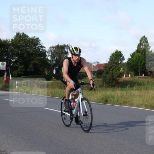 25.08.2024 - Elbe Triathlon Hamburg Fuchs,  Jonas http://msf.ph/oto/6845655 25.08.2024 09:48:24 Radfahren 323, 499, 491, 393, 203, 517, 366, 549 meine-sportfotos.de