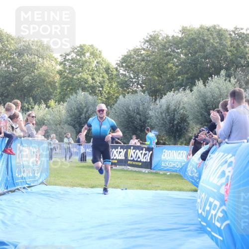 25.08.2024 - Elbe Triathlon Hamburg H.Heesch http://msf.ph/oto/6845658 25.08.2024 10:37:54 Ziel 167 meine-sportfotos.de