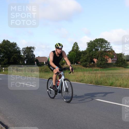 25.08.2024 - Elbe Triathlon Hamburg Fuchs,  Jonas http://msf.ph/oto/6845661 25.08.2024 09:48:24 Radfahren 323, 499, 491, 393, 203, 517, 366, 549 meine-sportfotos.de