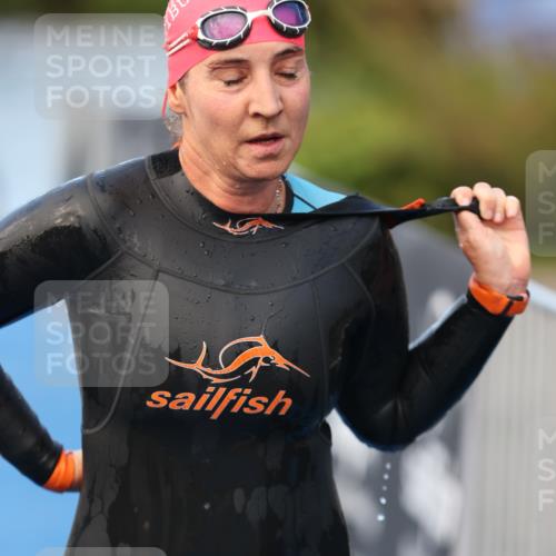 25.08.2024 - Elbe Triathlon Hamburg H.Heesch http://msf.ph/oto/6845664 25.08.2024 08:47:50 Schwimmen 119, 130, 136, 137, 144, 181, 185 meine-sportfotos.de